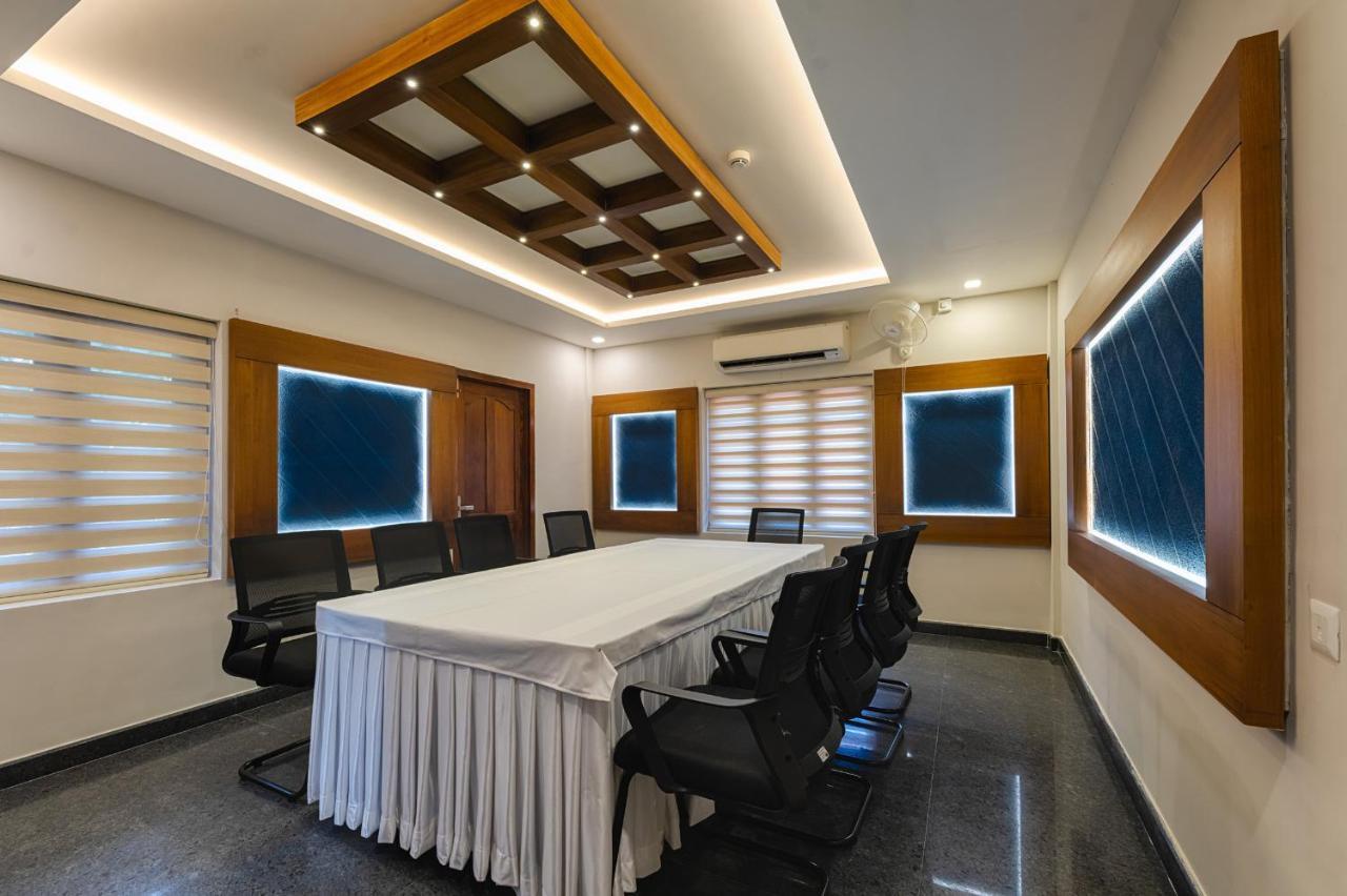 Vidya Residency Hotel Thrissur Buitenkant foto