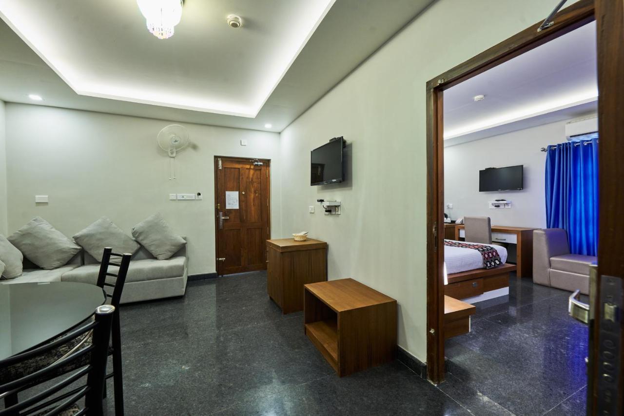 Vidya Residency Hotel Thrissur Buitenkant foto